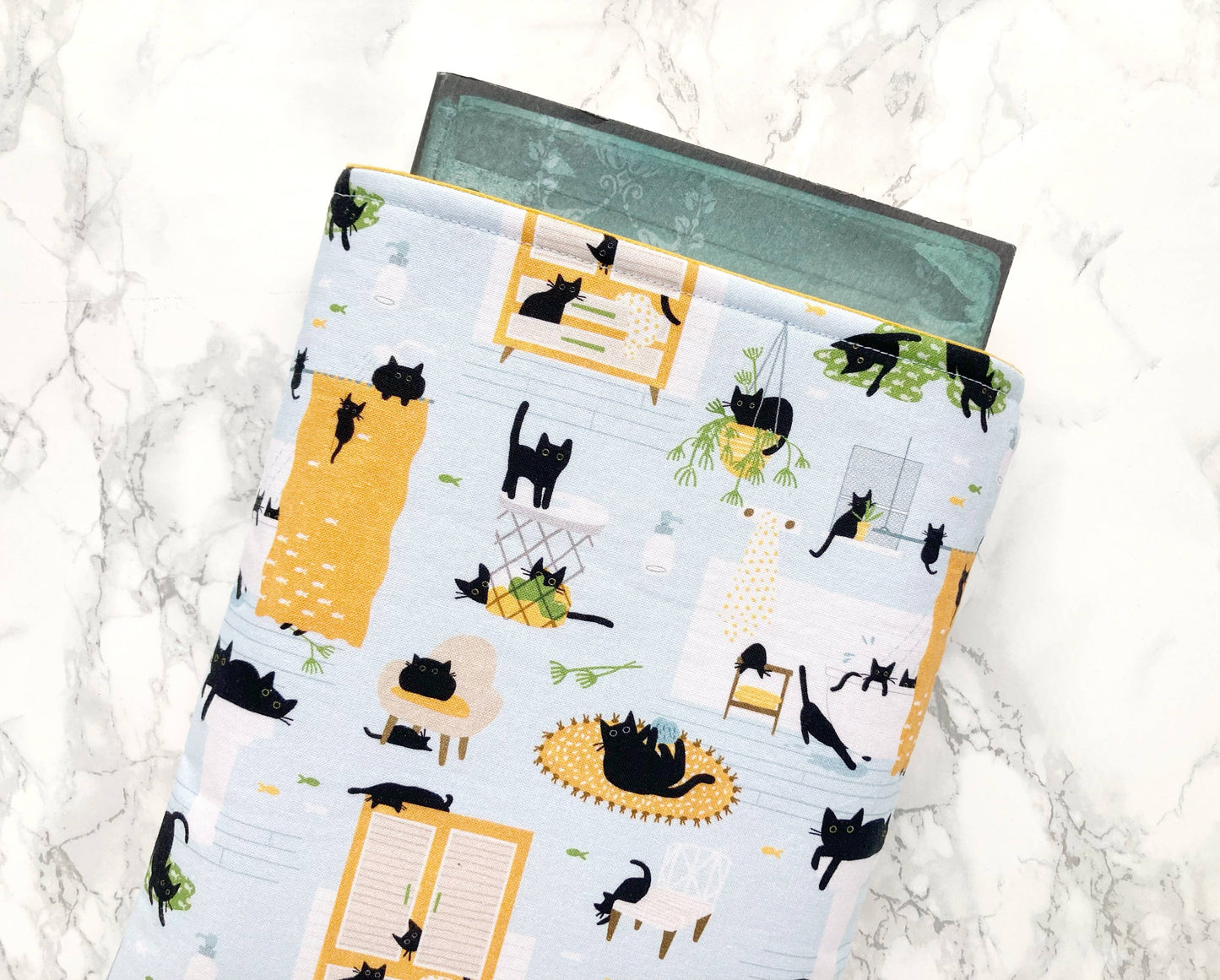 Black Cats padded book / kindle pouch