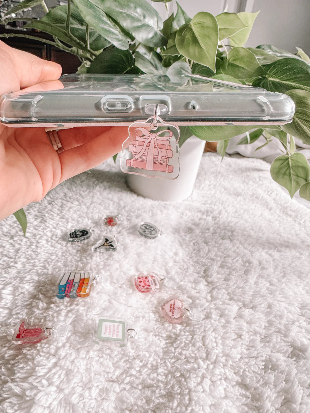 Bow Stack Kindle Charm