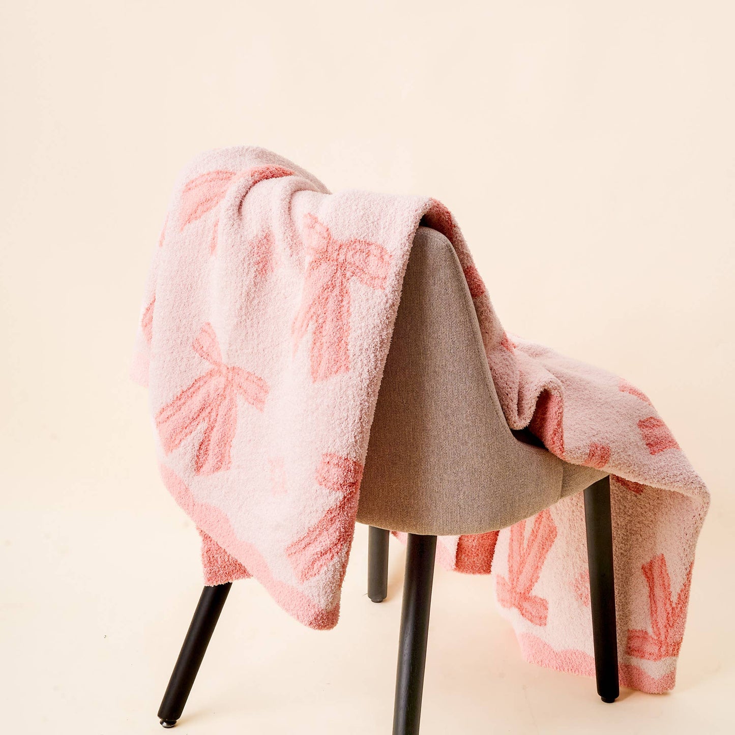 Bows Cozy Dreams Luxe Blanket